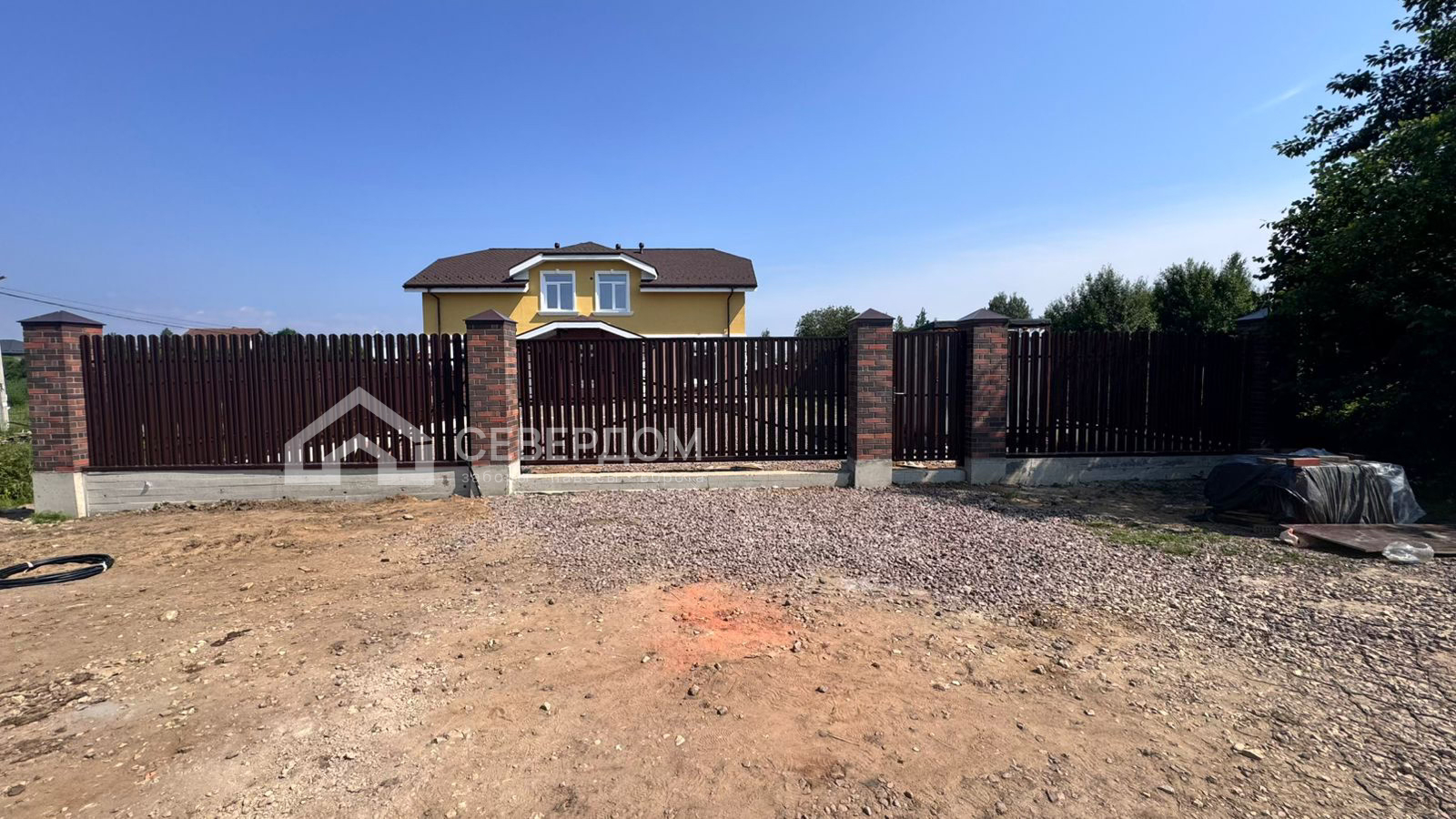 Проект евроштакетник на бетонной ленте