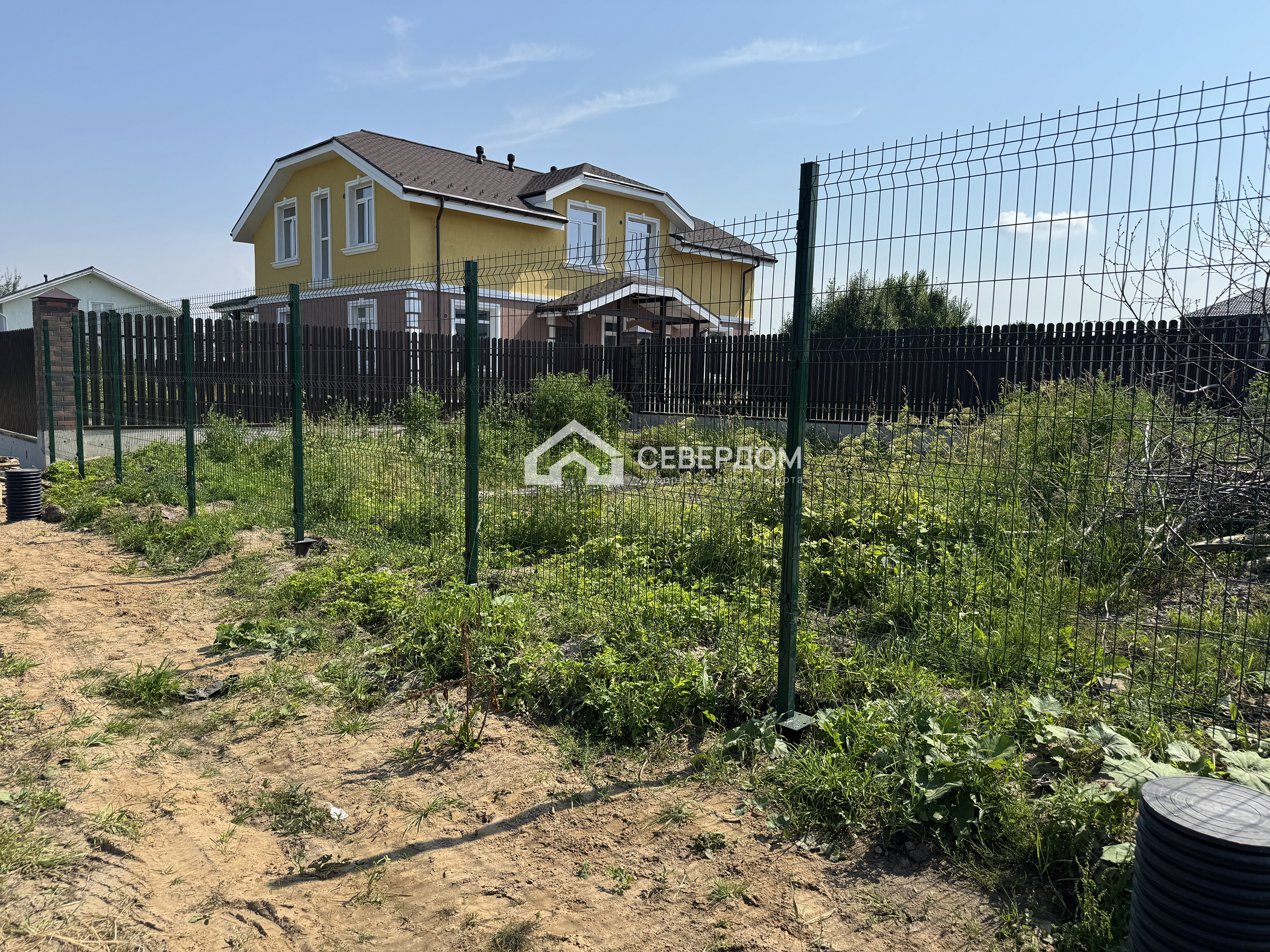 Ограждение по границе участка из 3D сетки Гиттер